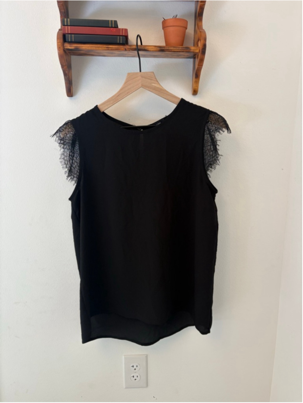 Halogen Black Lace Flutter Sleeve High-Low Blouse Size Medium Elegant Sheer Lace